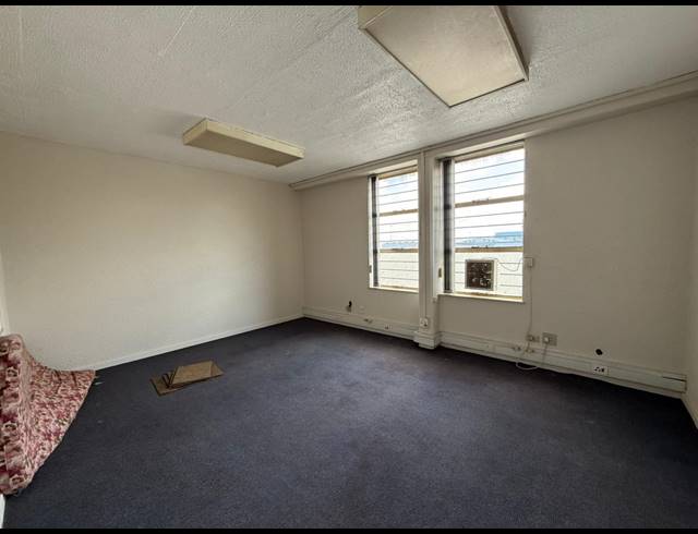 1,080M² OFFICE TO LET IN ALRODE